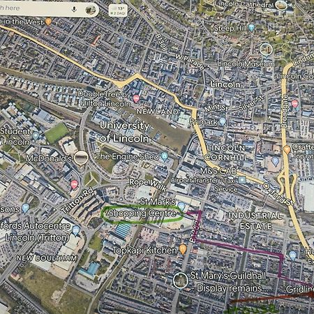 Centrally Located To The City Of Линкольн Экстерьер фото